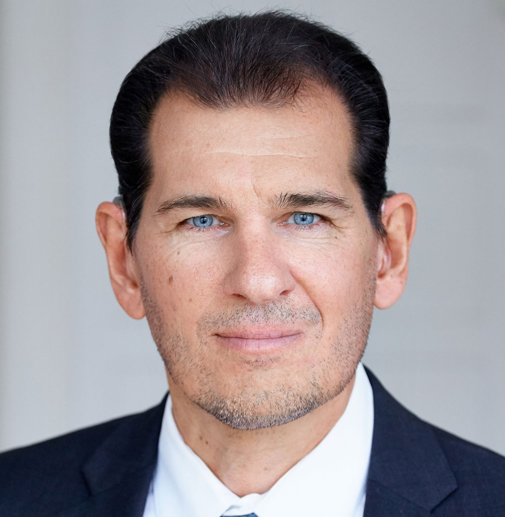 Frederick Iwans - Vorstand FORIS AG